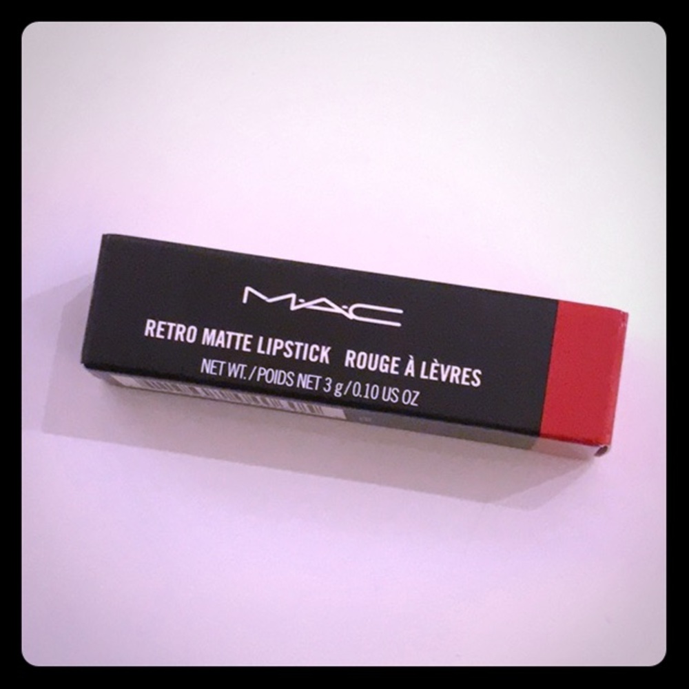 MAC Retro Matte Lipstick - Ruby Woo